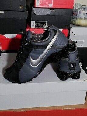NIKE SHOX NZ WOMEN US SIZE 7 GREAT CONDITION